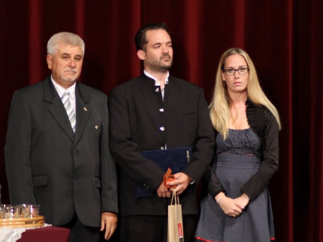 ELISMERÉSEKET ADTAK ÁT VÁROSUNK SZÜLETÉSNAPJÁN ELISMERÉSEKET ADTAK ÁT VÁROSUNK SZÜLETÉSNAPJÁN