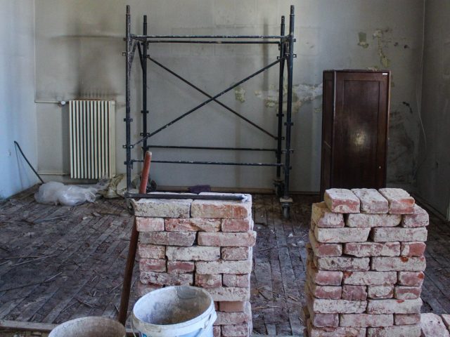 AKADÁLYMENTESÍTÉS A KOMLÓI KÖNYVTÁRBAN AKADÁLYMENTESÍTÉS A KOMLÓI KÖNYVTÁRBAN
