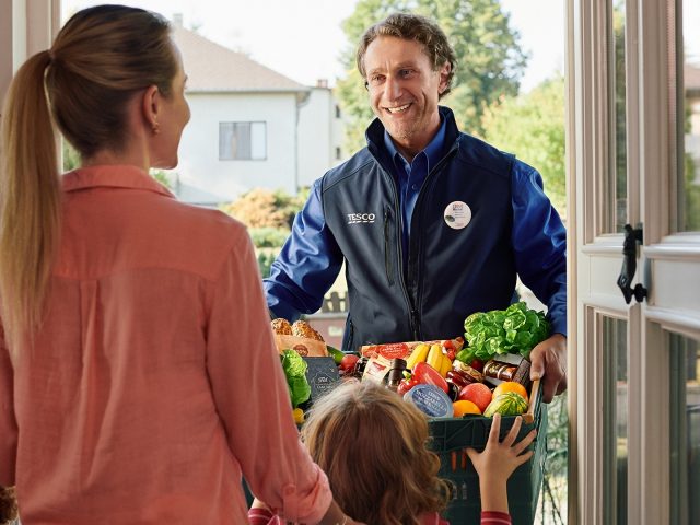 MÁR KOMLÓN IS ELÉRHETŐ A TESCO ONLINE BEVÁSÁRLÁS MÁR KOMLÓN IS ELÉRHETŐ A TESCO ONLINE BEVÁSÁRLÁS